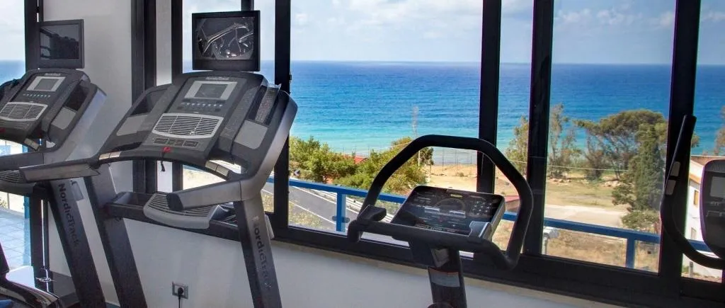 Sports and Entertainment, Tus Hotel, Palermo