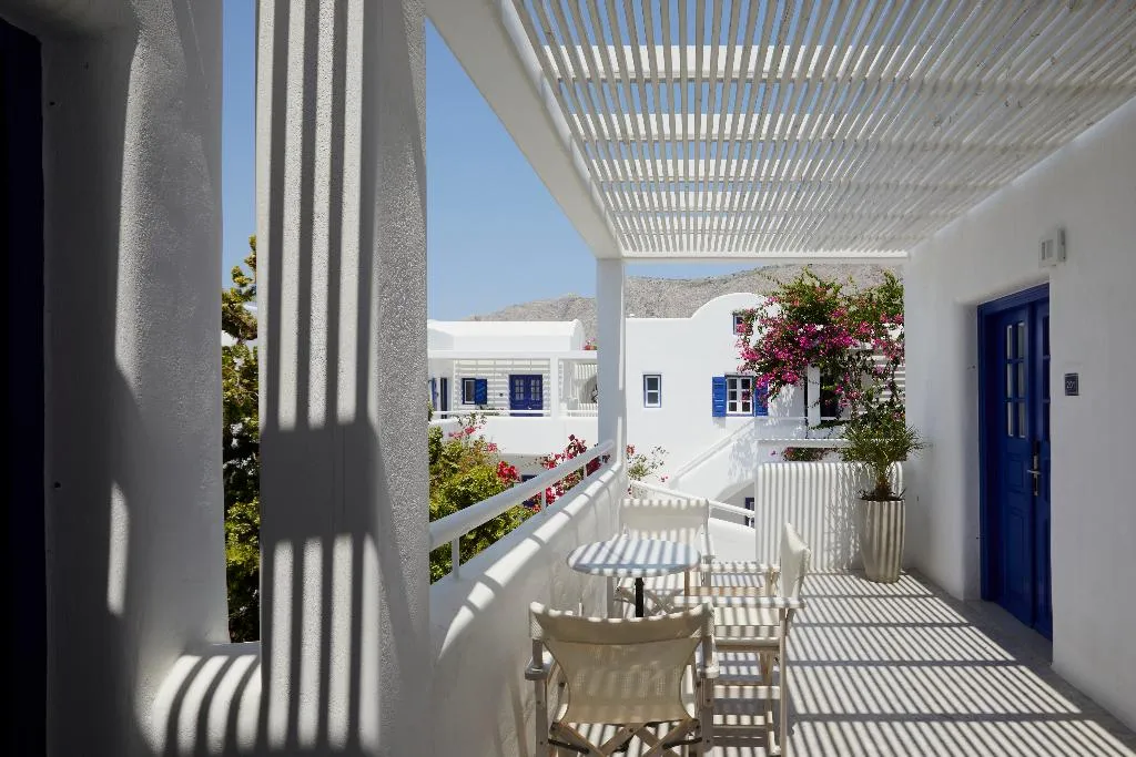 TRIPLE STANDARD Room, Kouros Village, Santorini