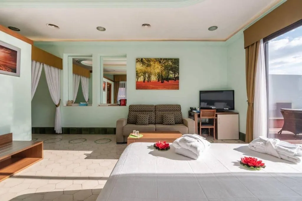 Room, Hotel Llar De Capitans, Barcelona