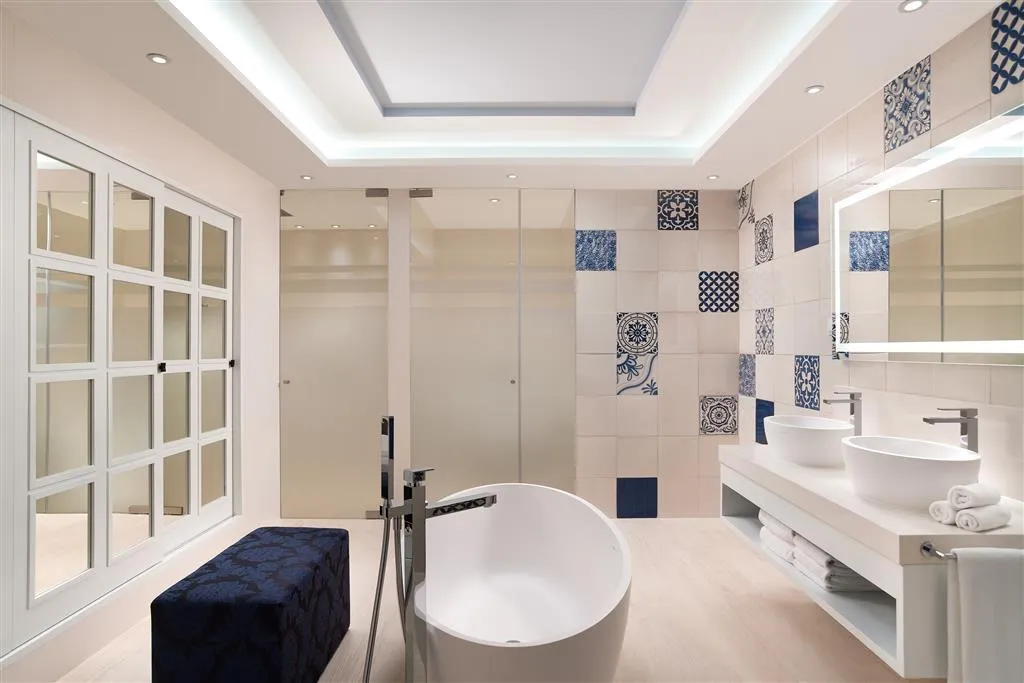 Room, Pine Cliffs Hotel, a Luxury Collection Resort, Algarve