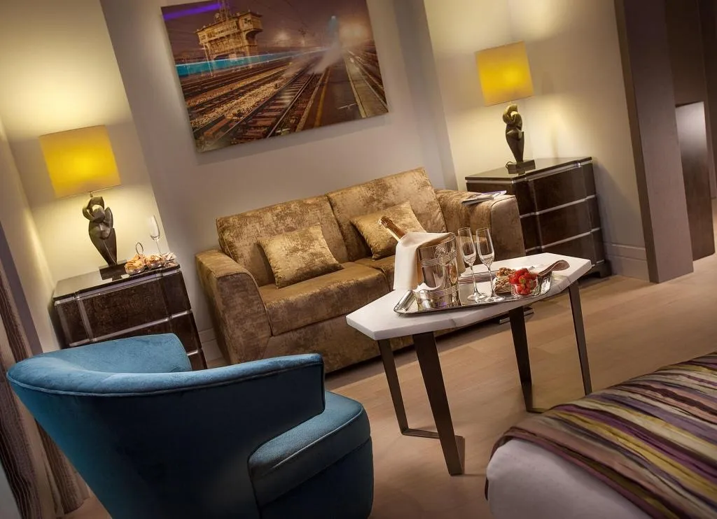 TRIPLE EXECUTIVE Room, Cavour, Milan