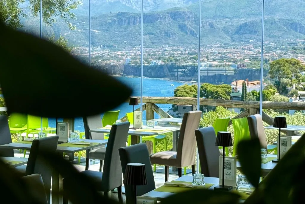 Restaurant, Hostel & Glamping Santa Fortunata, Naples
