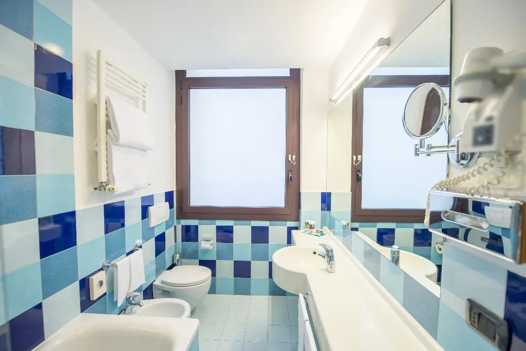 DOUBLE SUPERIOR WITH DOUBLE BED Room, Mercure Roma Piazza Bologna, Rome