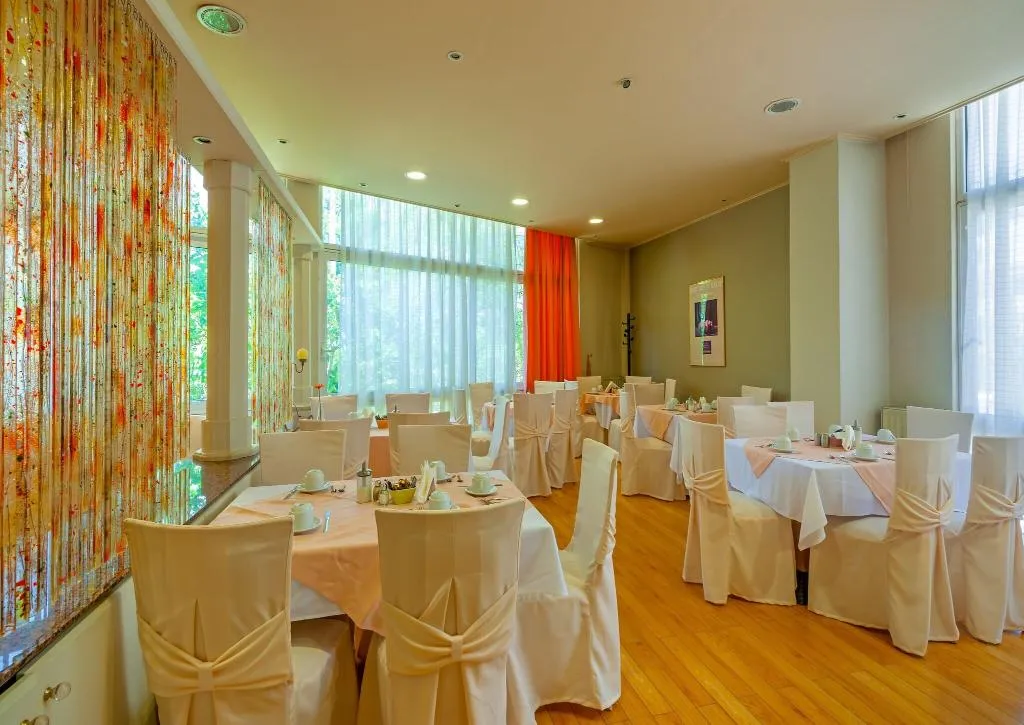 Restaurant, Hotel Park, Athens