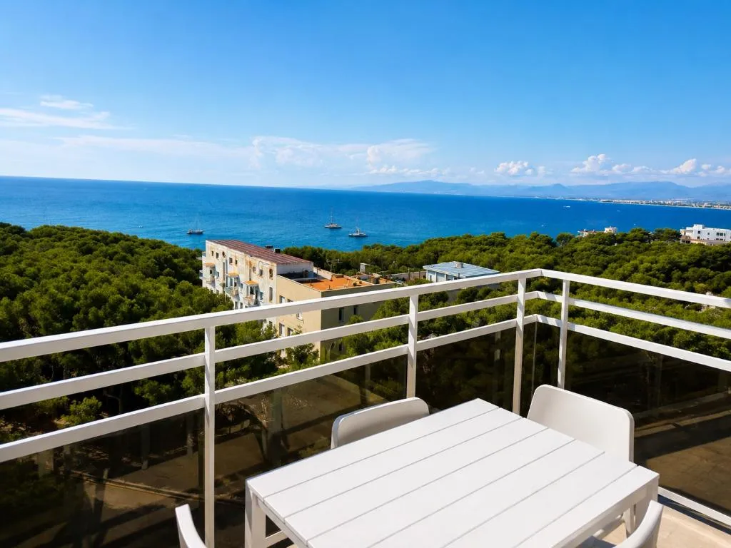 APARTMENT SEA VIEW TWO BEDROOMS Room, SunClub Salou, Costa Dorada