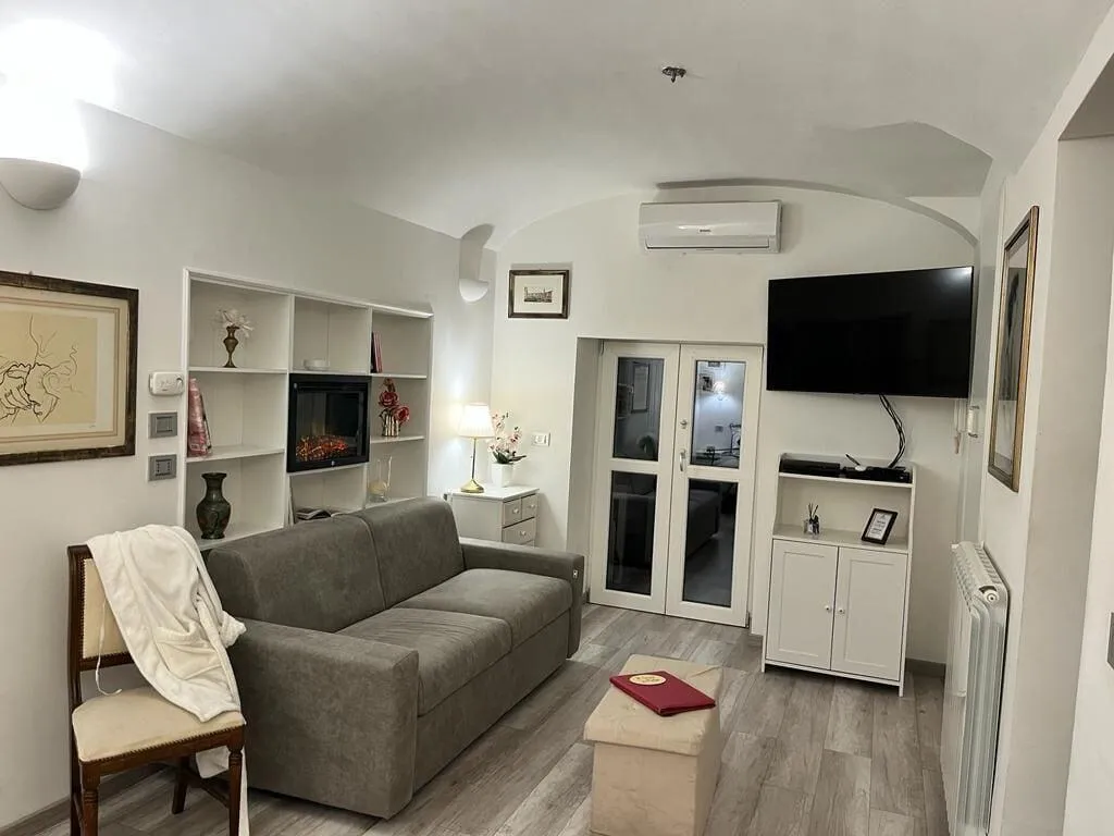 Room, Il Tempio Di Morfeo, Rome