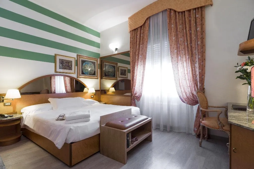 DOUBLE STANDARD Room, Carrobbio, Milan