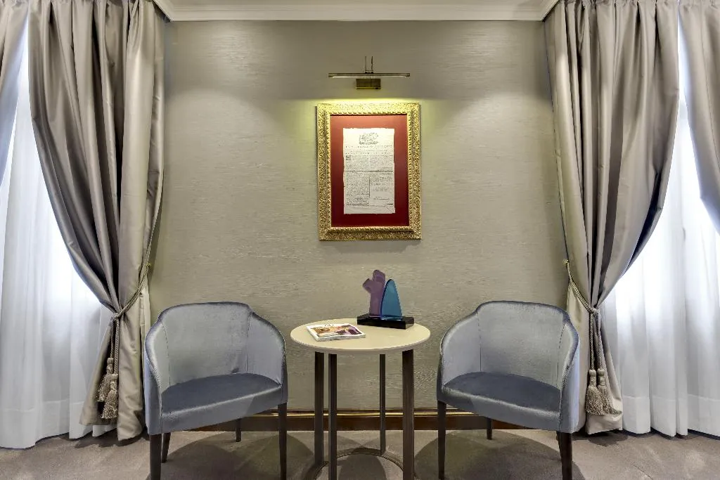 JUNIOR SUITE STANDARD Room, Dona Palace, Venice