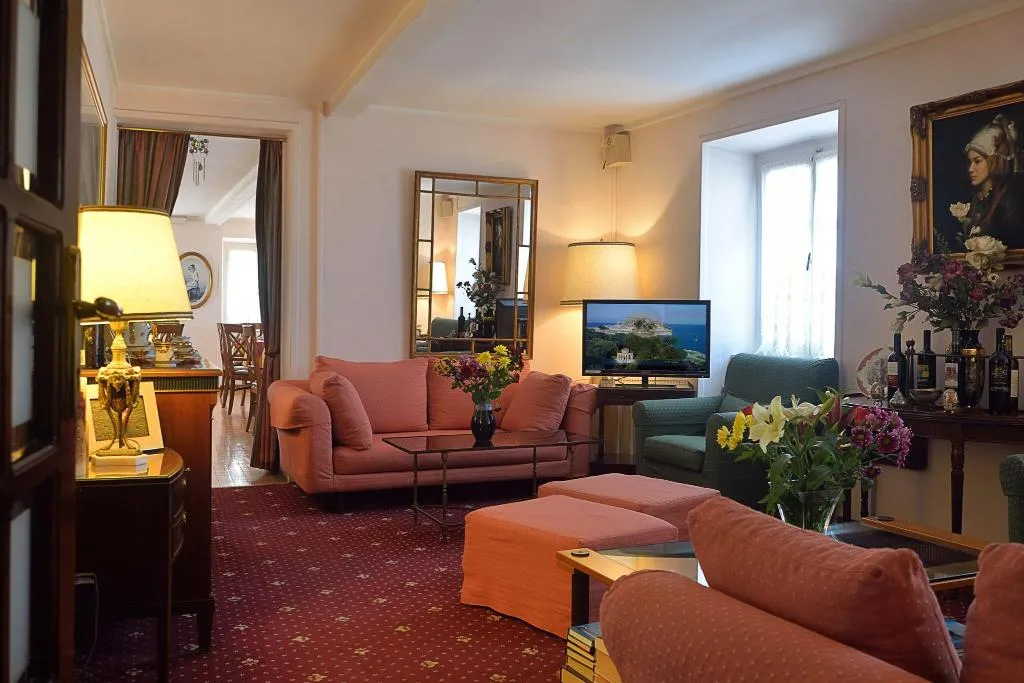Lobby, Kostantinoupolis, Corfu