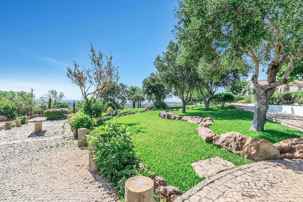 VILLA FIVE BEDROOMS WITH PRIVATE POOL Room, Shantivillas, Algarve