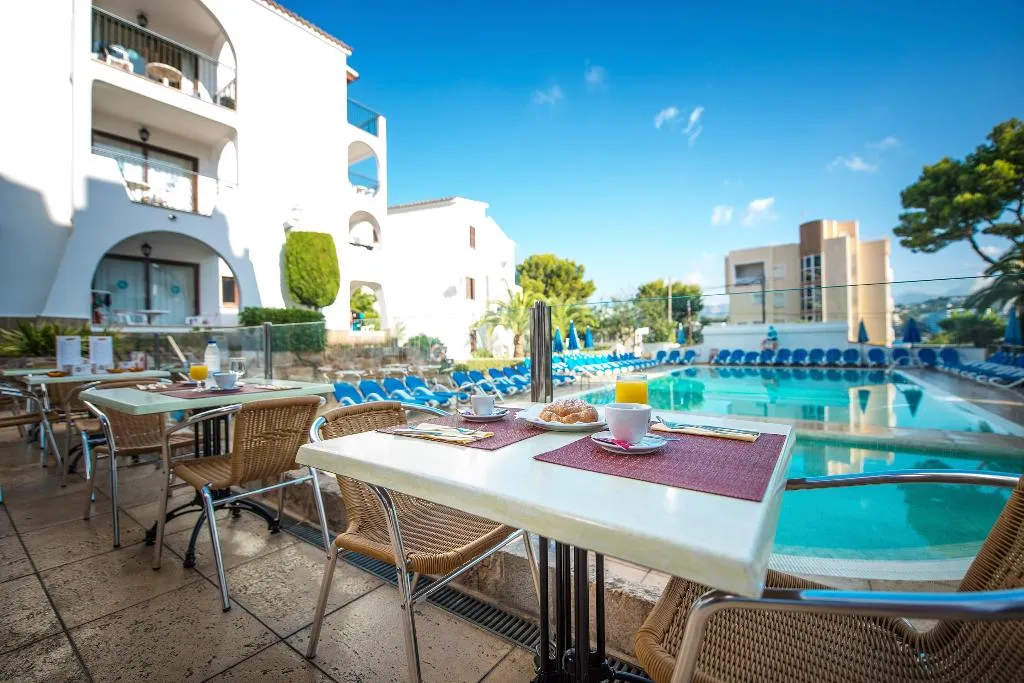 Terrace, Flip Flop Surfing Playa Apartments, Majorca