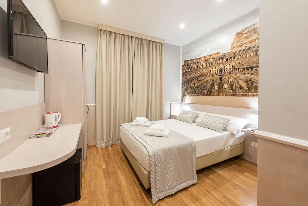 Room, Top Floor Colosseo, Naples