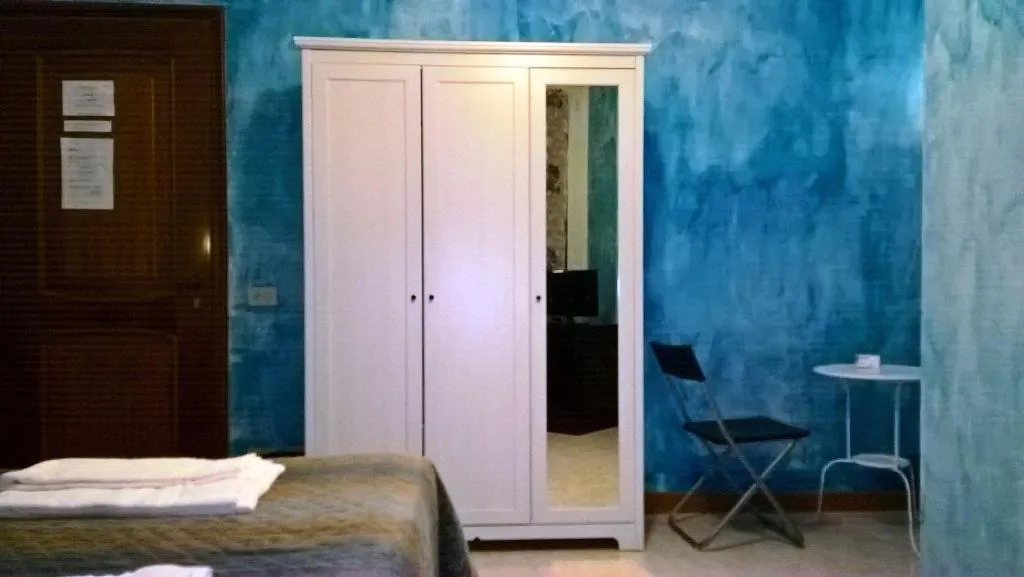 Room, Gigi Holiday Rooms, Naples