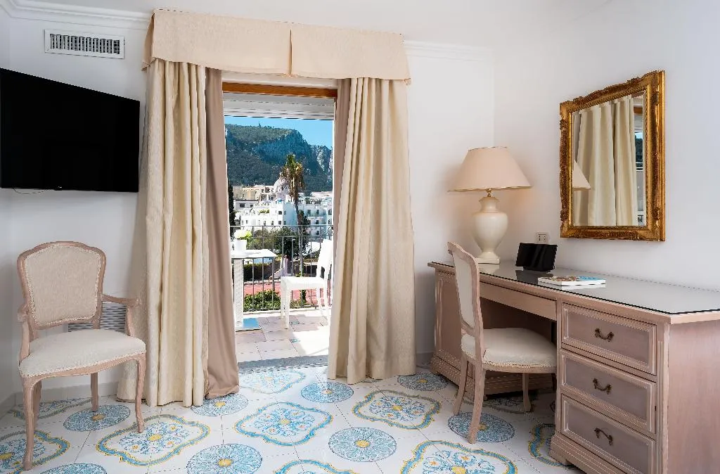 DOUBLE SEA VIEW Room, Hotel Syrene Capri, Naples