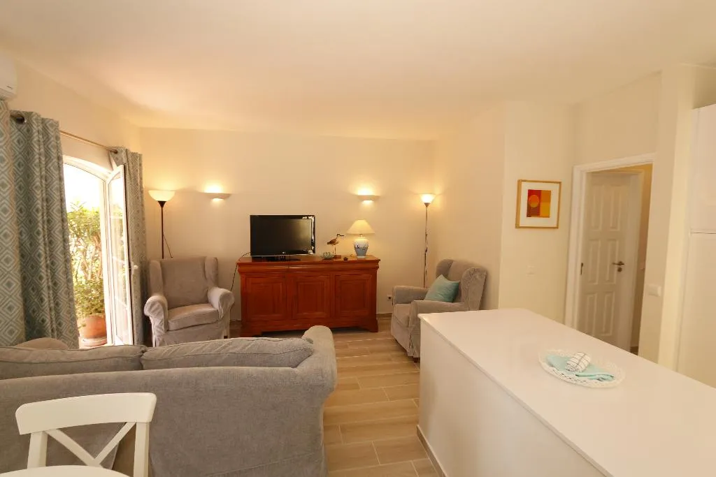 APARTMENT TWO BEDROOMS Room, Apartamentos The Old Village by Village 4u, Algarve