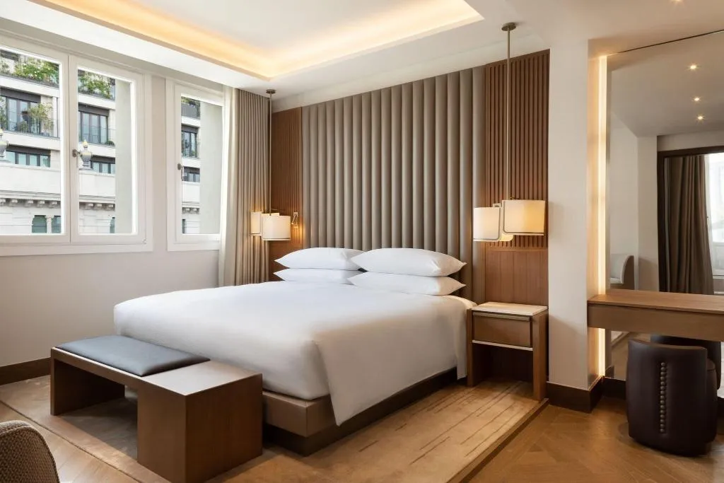 SUITE WITH VIEWS Room, Jw Marriott Hotel Madrid, Madrid