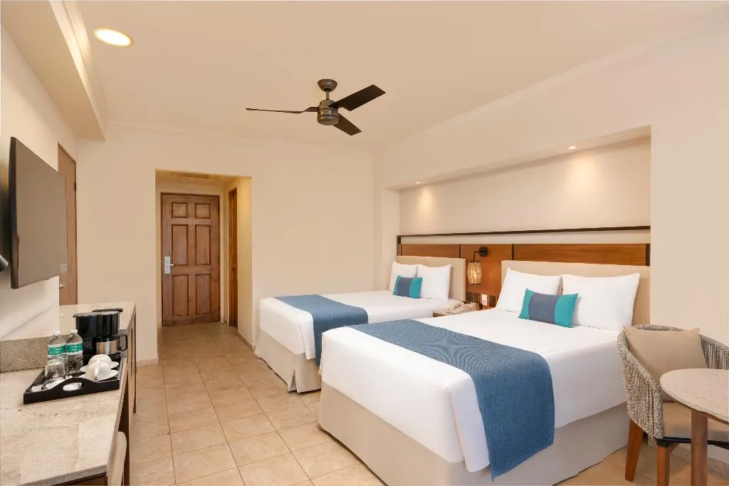 DOUBLE DELUXE LAGOON VIEW Room, GR Solaris Cancun All Inclusive, Cancun Area