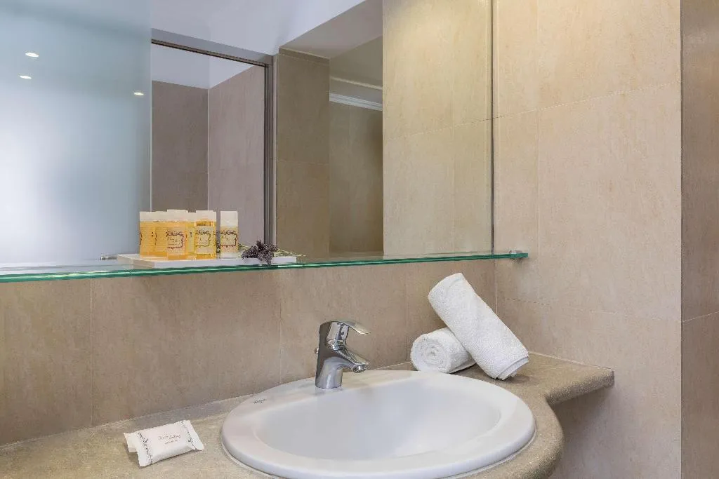 TWIN POOL VIEW Room, Best Western Plus Hotel Plaza, Rhodes