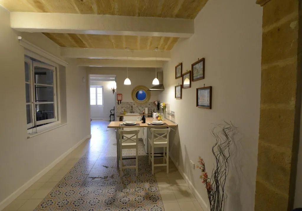 Room, Paulos Valletta, Malta