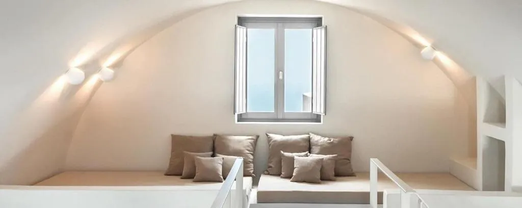 Room, West East Suites, Santorini