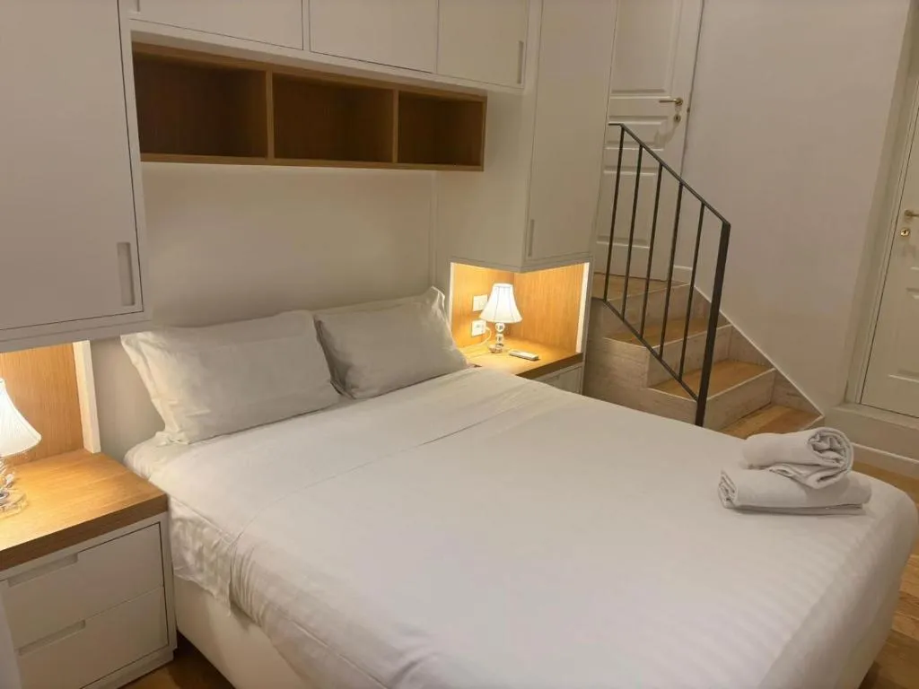 General view, Via Del Corso Home, Rome