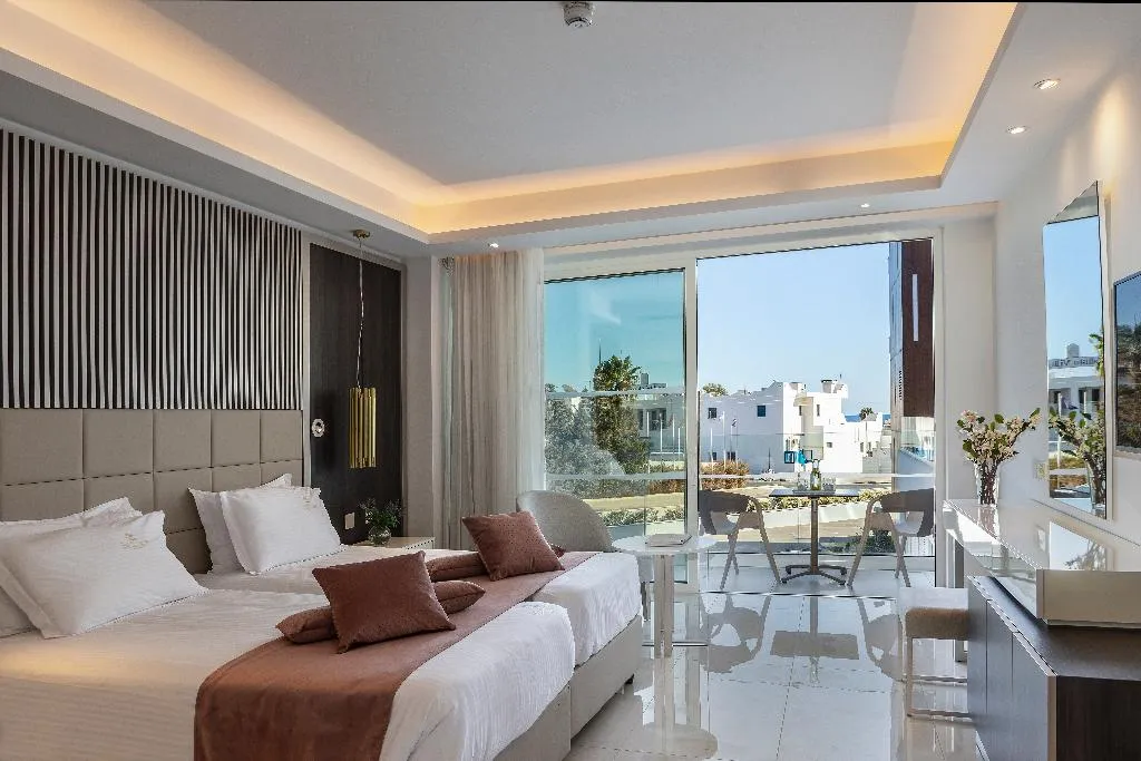 TWIN LAND VIEW Room, Chrysomare Beach Hotel & Resort, Cyprus