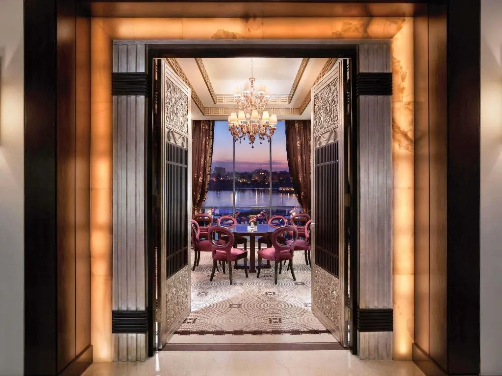 Bar, Fairmont Nile City, Cairo
