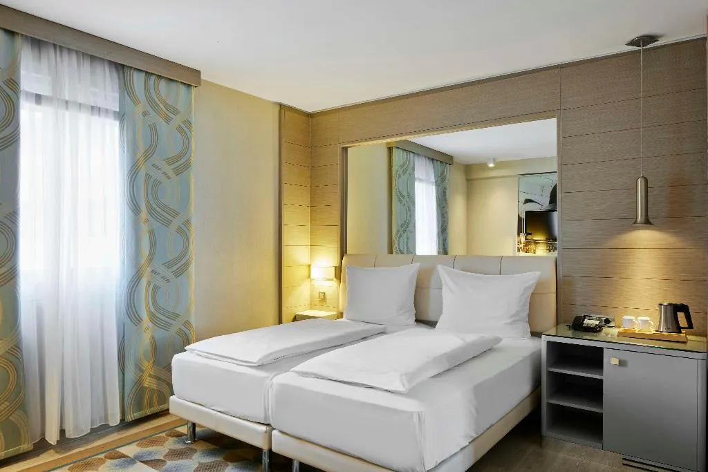 Room, Titanic Comfort Mitte, Berlin