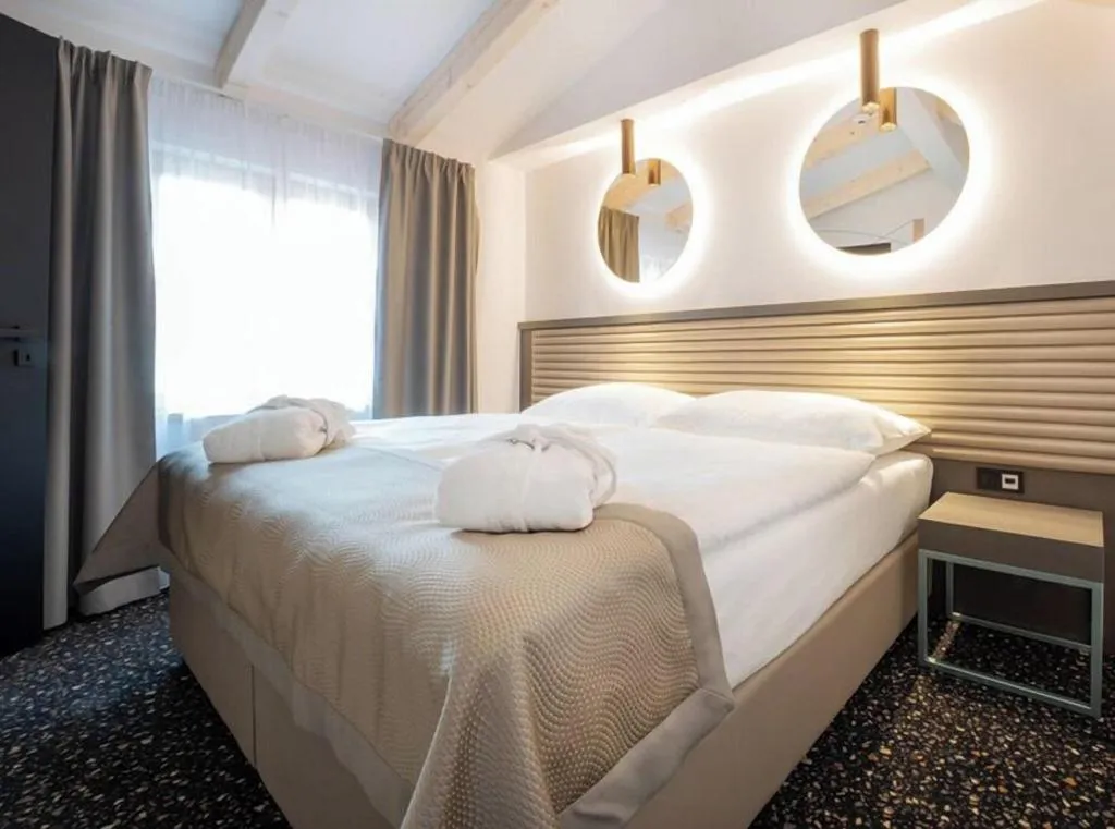 DOUBLE SUPERIOR Room, EA Hotel Embassy Prague, Prague