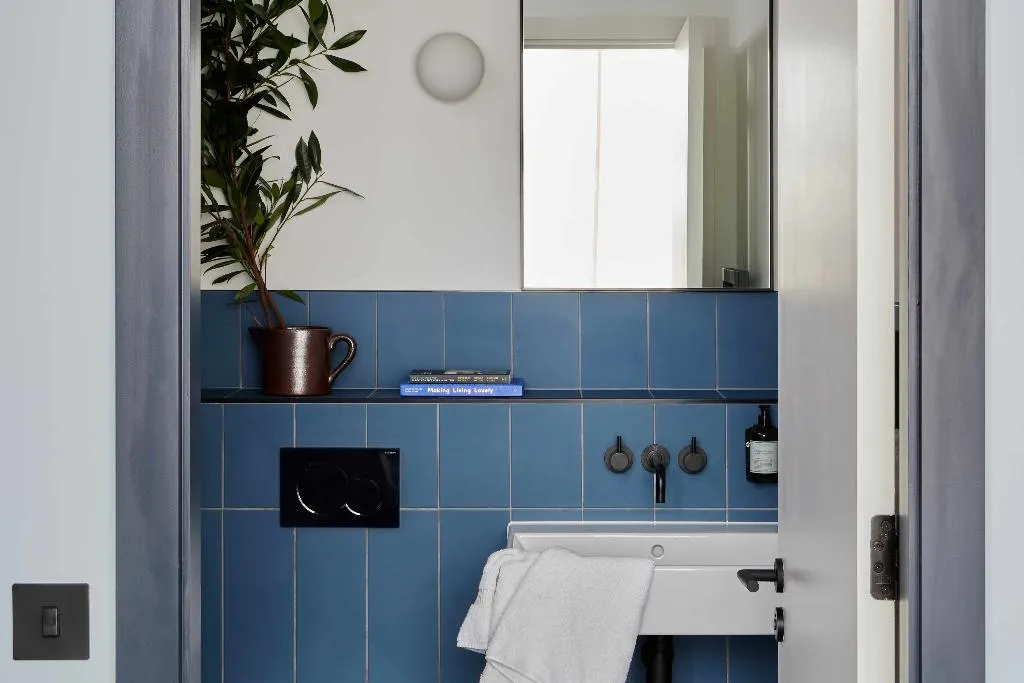 APARTMENT CAPACITY 4 ONE BEDROOM Room, Beckett Locke, North Docks, Dublin