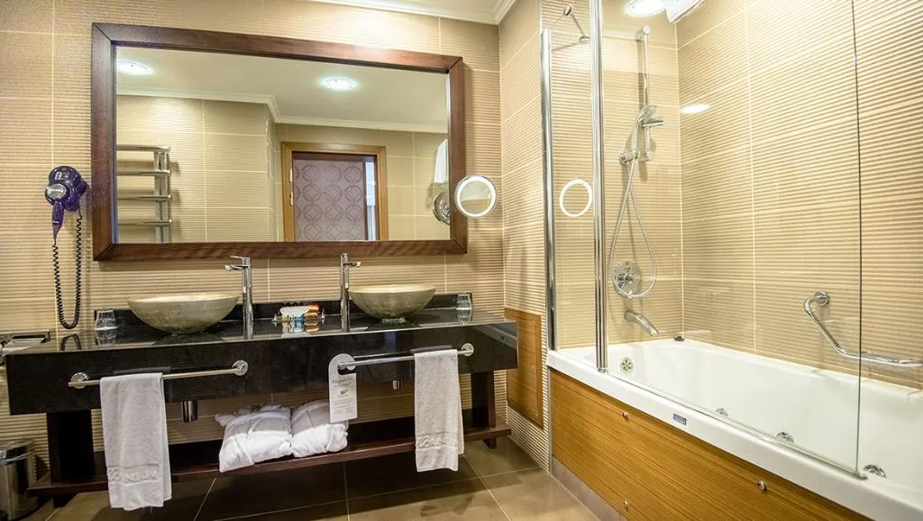 JUNIOR SUITE STANDARD Room, Korineum Golf Resort, Cyprus