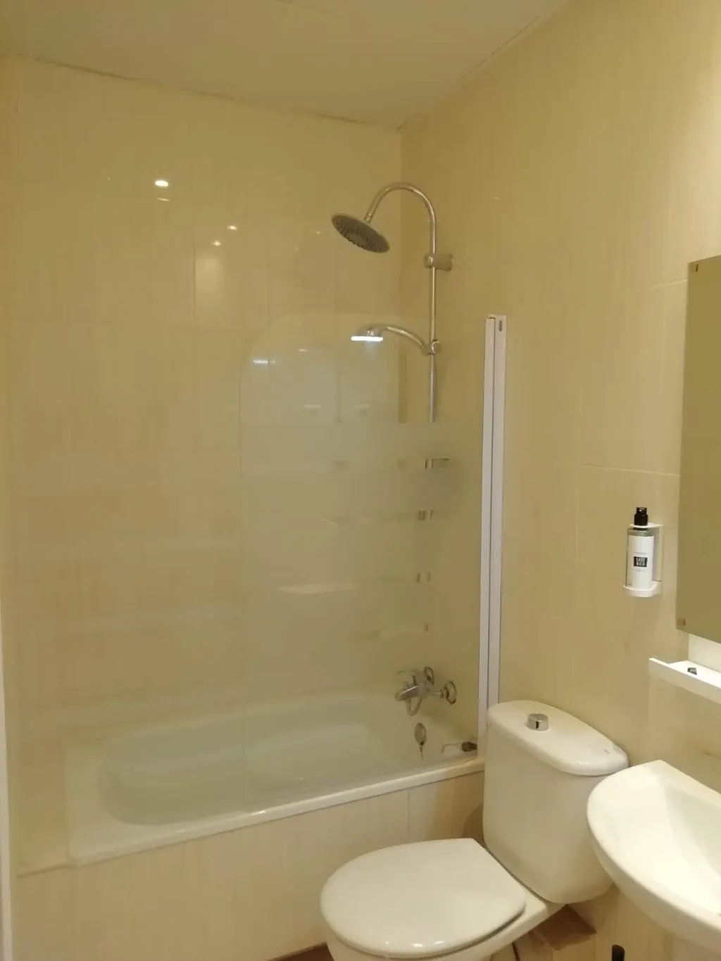 STUDIO STANDARD Room, Smartr Madrid Gran Via 47, Madrid