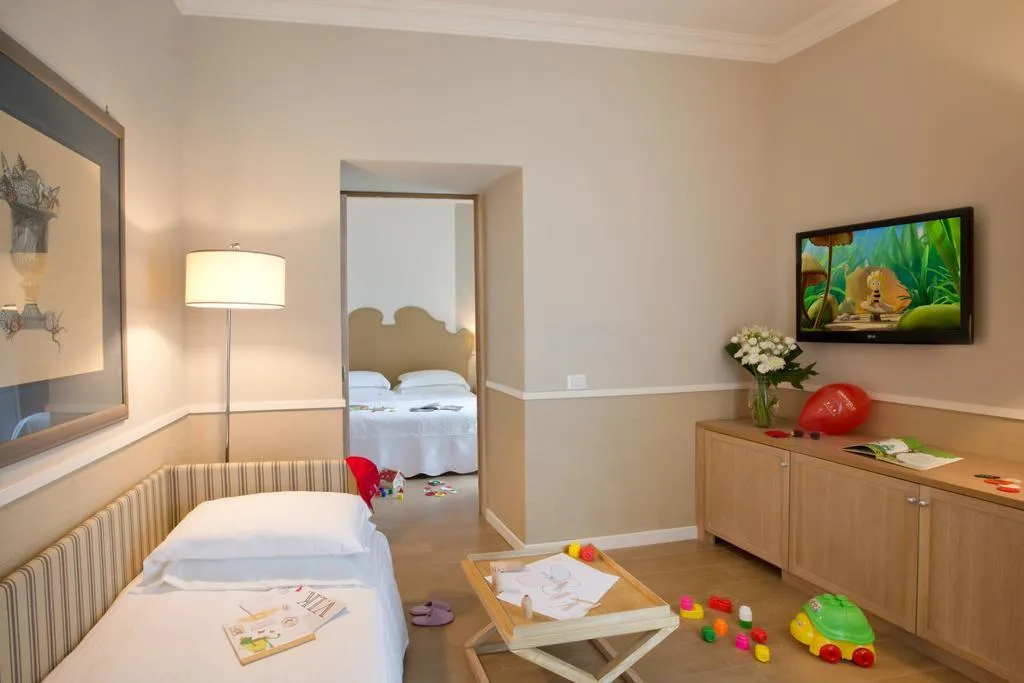 TRIPLE CLASSIC Room, Starhotels Terminus, Naples