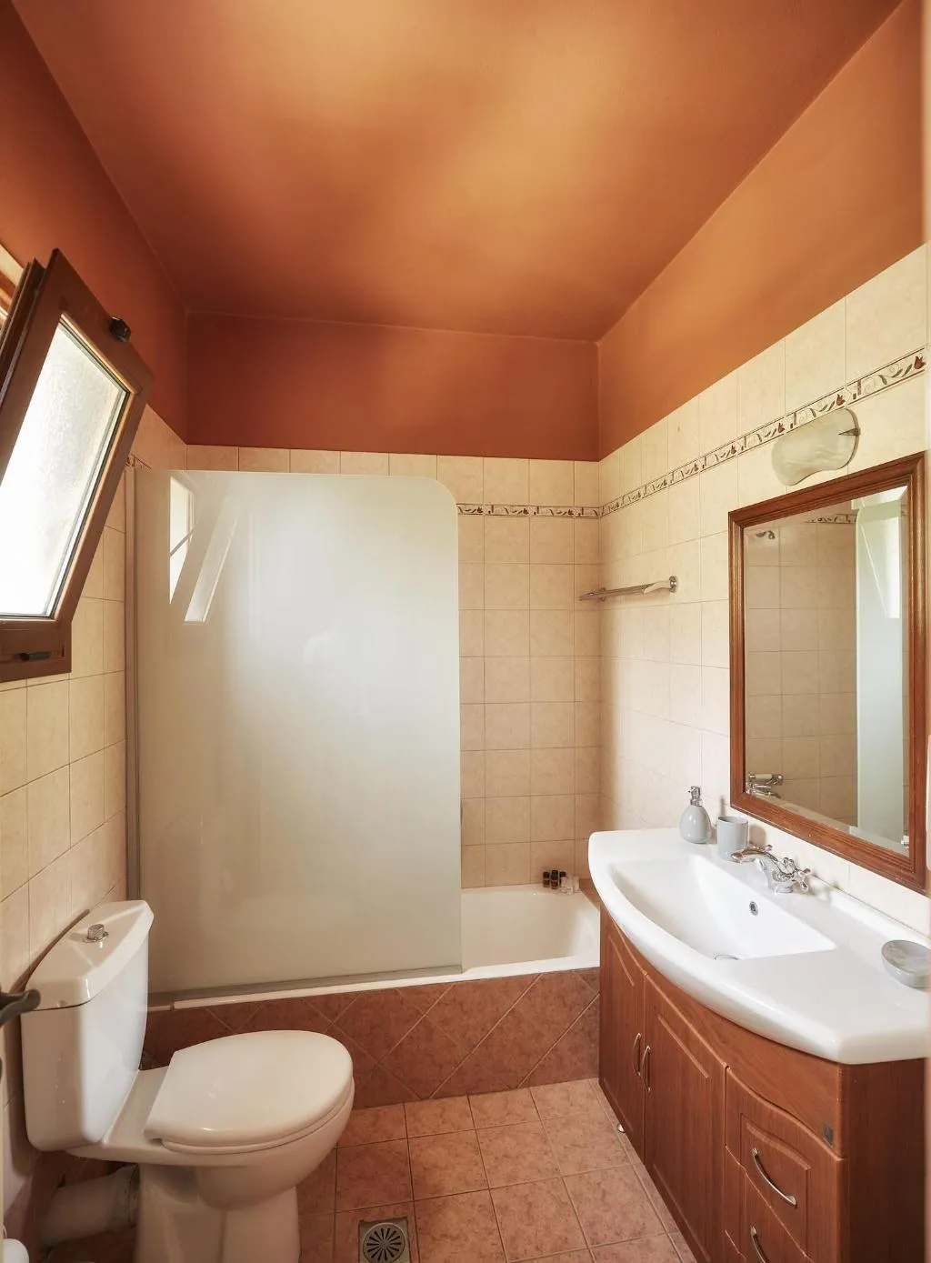Room, Earino, Crete