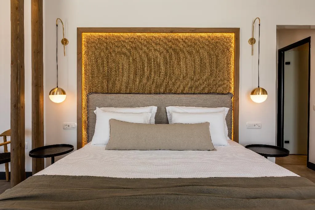 JUNIOR SUITE LUXURY Room, Vineyard Exclusive Suites, Santorini