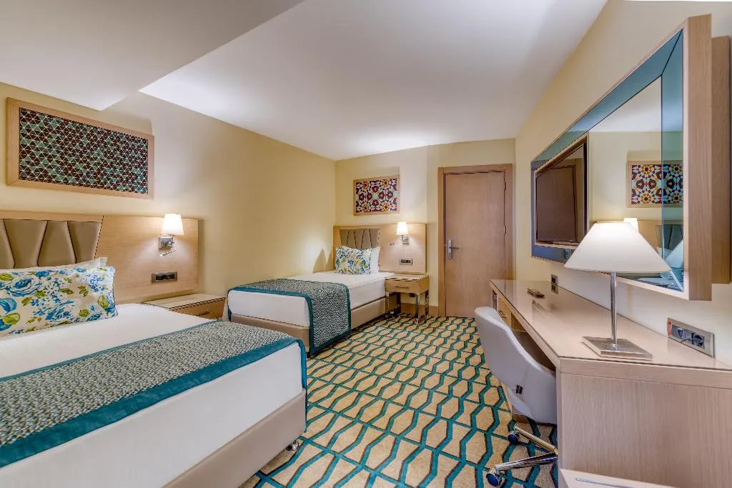 JUNIOR SUITE DELUXE CAPACITY 4 Room, Megasaray Club Belek, Antalya