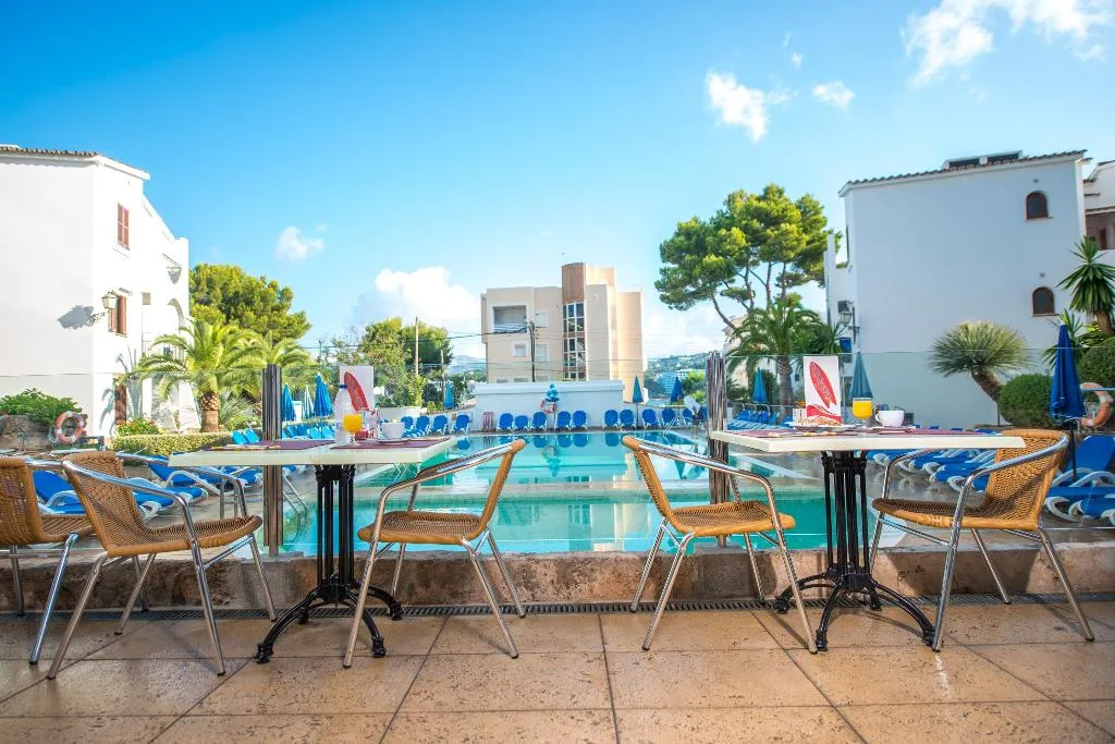 Terrace, Flip Flop Surfing Playa Apartments, Majorca
