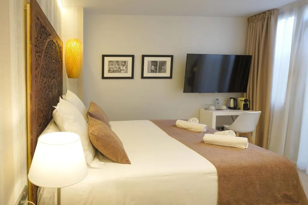 Room, Serennia Fira Gran Vía Exclusive Rooms, Barcelona