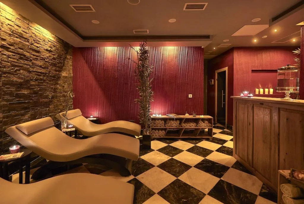 Sports and Entertainment, Alachi Hotel, Izmir