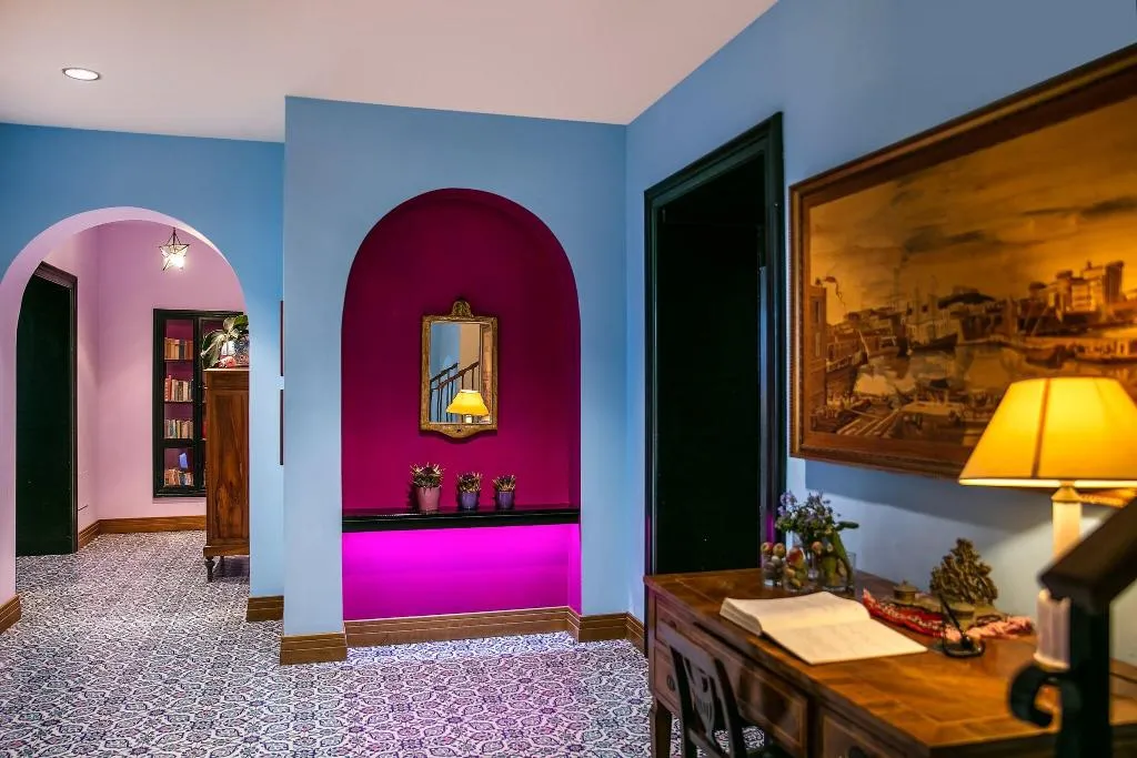 Lobby, Minerva, Naples