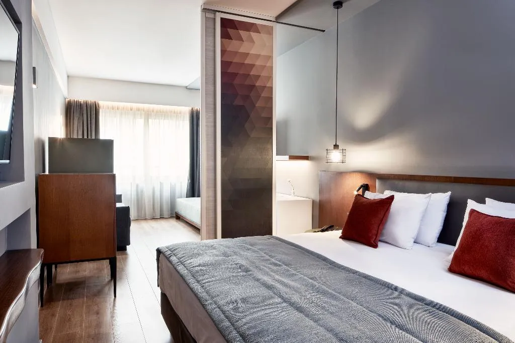 QUADRUPLE STANDARD Room, Achilleas Hotel, Athens