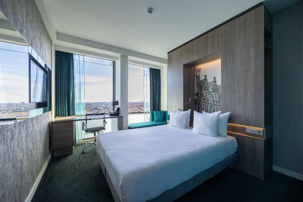 DOUBLE DELUXE KING BED Room, Leonardo Hotel Amsterdam Rembrandtpark, Amsterdam