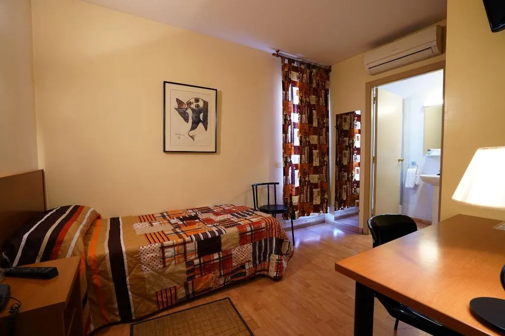 Room, Hotel Esplugues, Barcelona