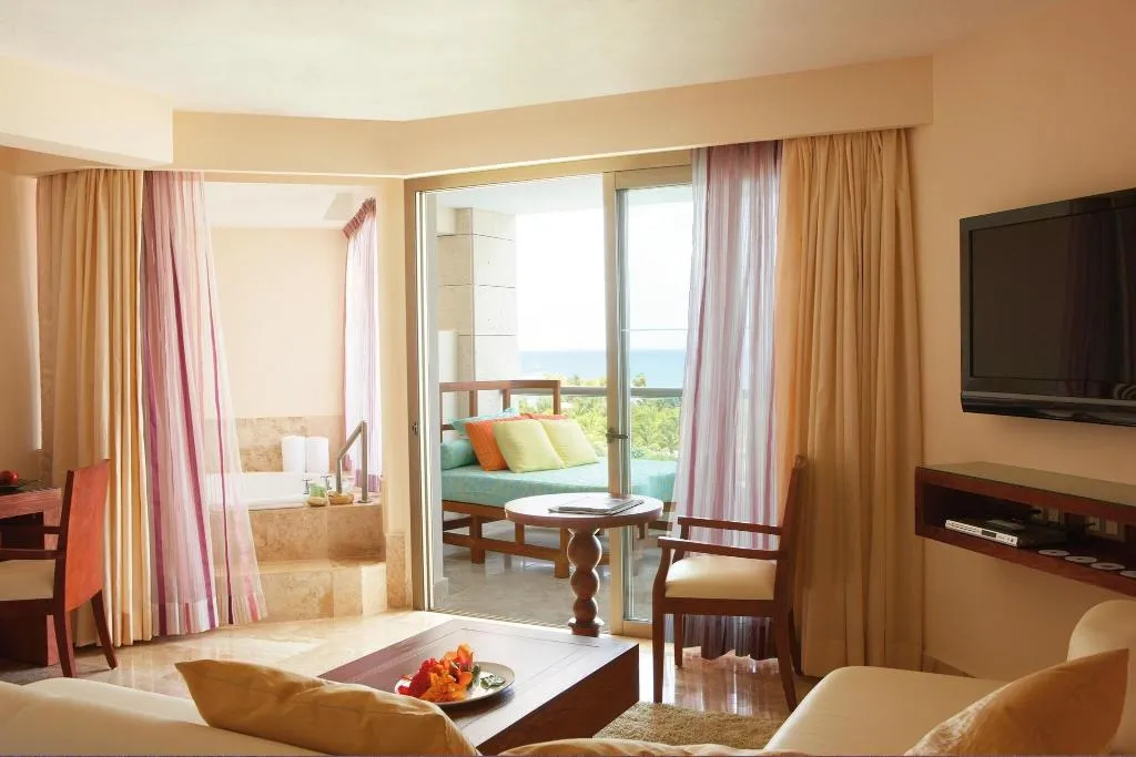 JUNIOR SUITE CLUB OCEAN VIEW Room, Excellence Playa Mujeres, Cancun Area