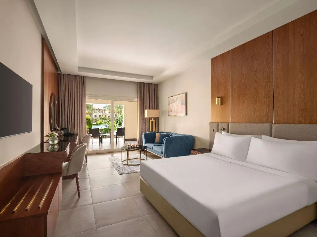 SUITE EXECUTIVE Room, Movenpick Cairo Media City, Cairo