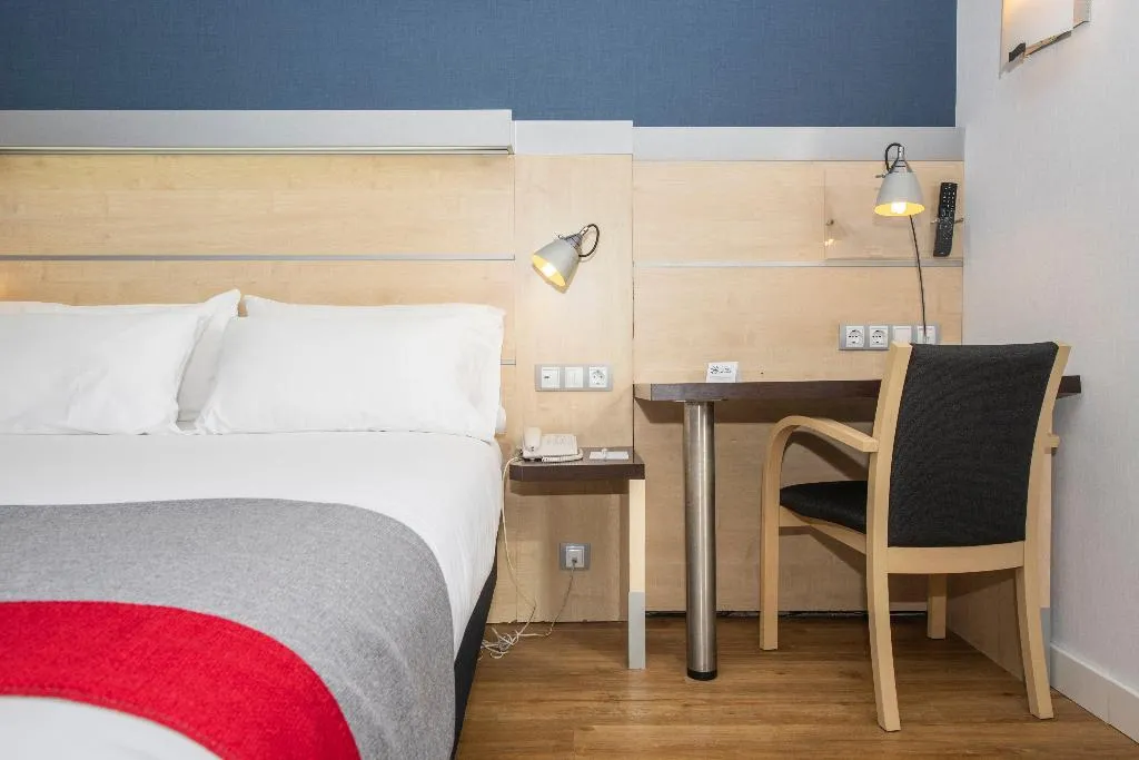DOUBLE QUEEN SIZE BED Room, Holiday Inn Express Molins de Rei, Barcelona