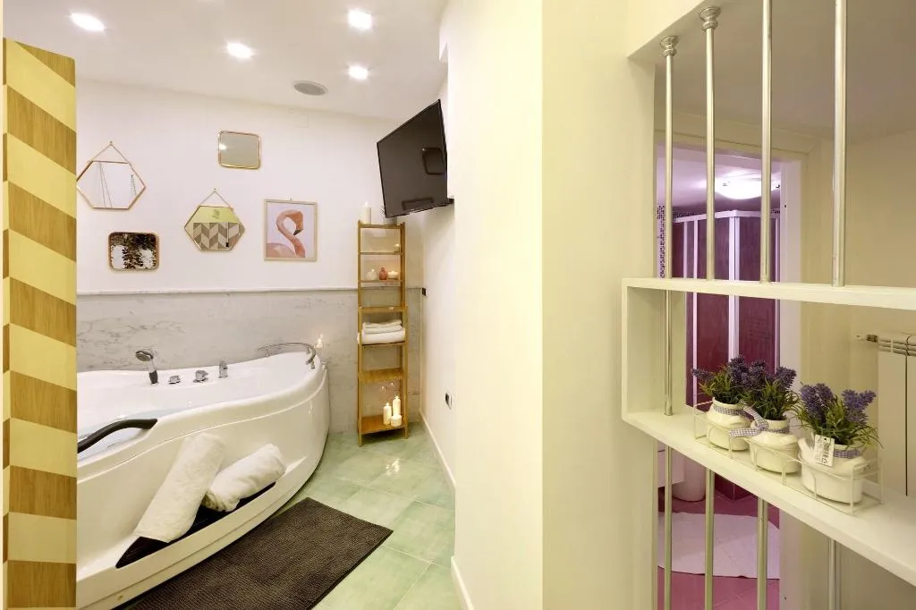 Room, B B Sorrento Central, Naples
