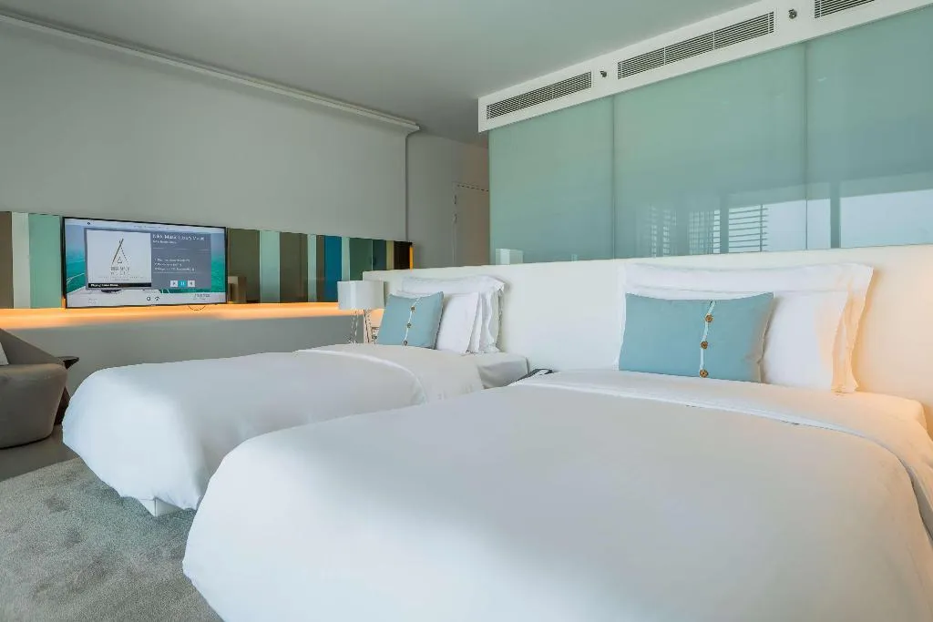 TWIN WITH VIEWS Room, Nikki Beach Resort & Spa Dubai, Dubai