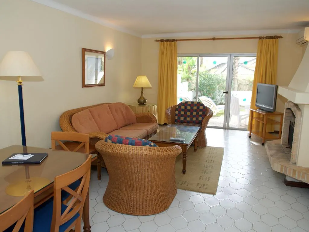 VILLA THREE BEDROOMS Room, Vale do Garrao Villas, Algarve