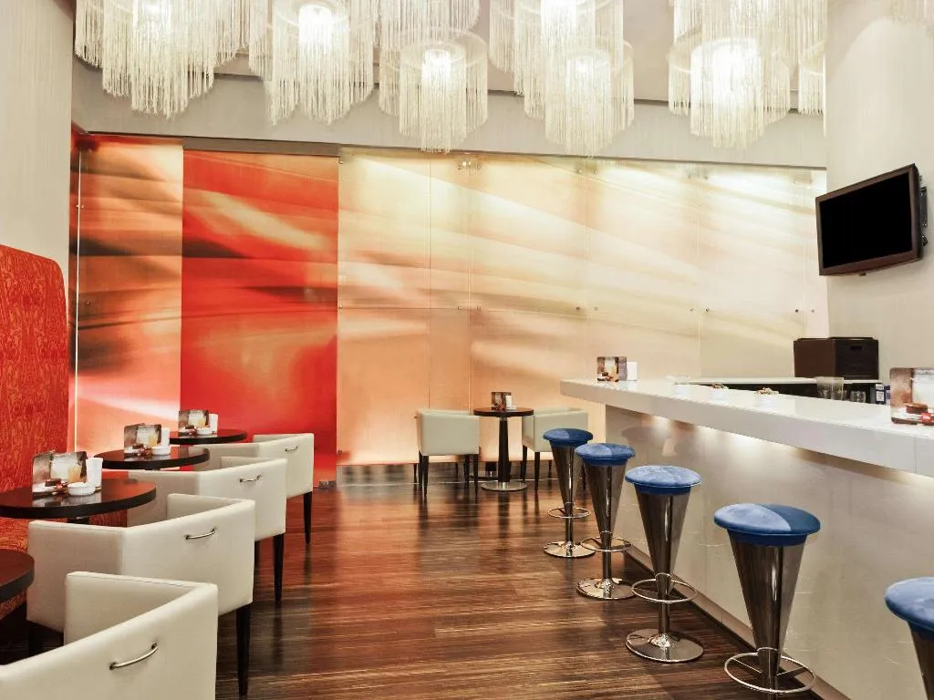 Bar, Ibis Mall  Avenue Dubai Hotel, Dubai